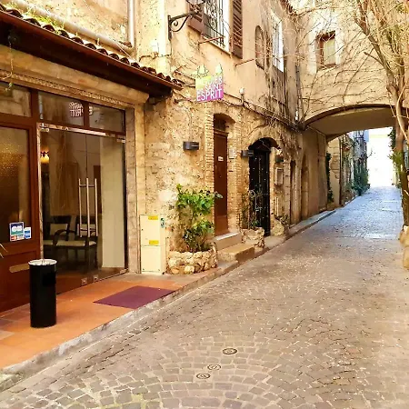 Duplex Au Coeur Du Vieil Апартаменты Антиб