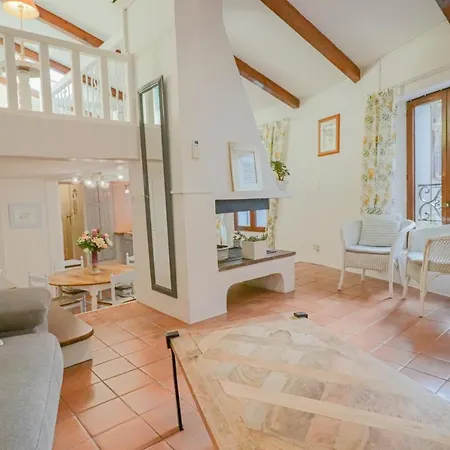Duplex Au Coeur Du Vieil Апартаменты *