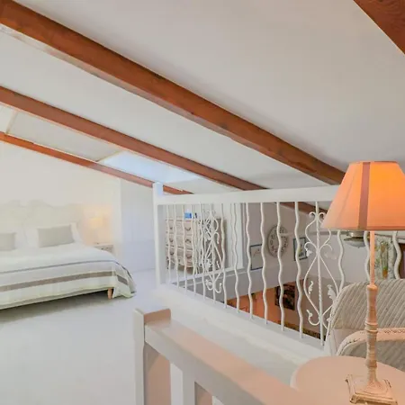 Duplex Au Coeur Du Vieil Апартаменты Антиб